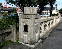 旭橋（親柱）の写真