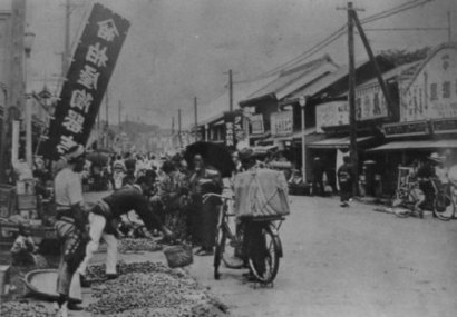 三・八の市の風景