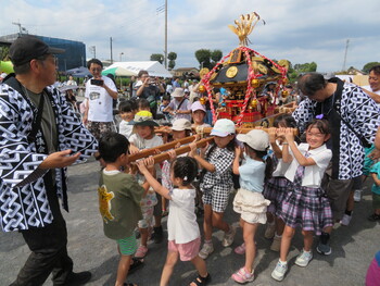 三ケ島ふれあい祭りの様子