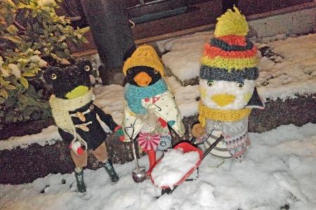 ひばりちゃんとカエルさん、ヨシヲで雪かき