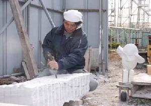 石材彫刻　高橋　勝さんの写真