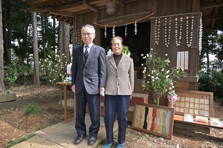 市内唯一の養蚕農家のご夫婦の写真