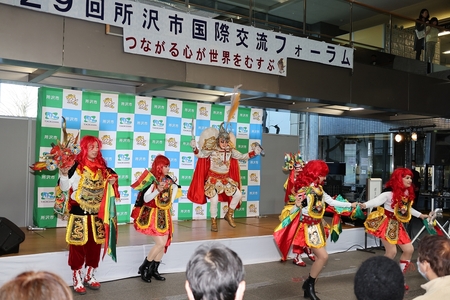 ボリビアの民族舞踊も披露されました