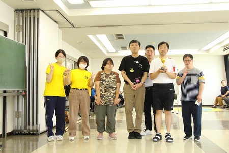 準優勝したチームの集合写真