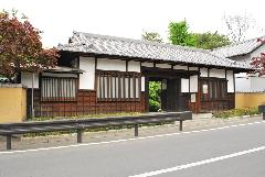 所沢郷土美術館長屋門の写真