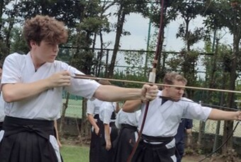 弓道を体験しました