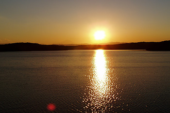 夕暮れの狭山湖