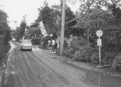 三ヶ島小学校前の道路