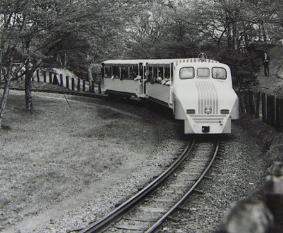 おとぎ電車