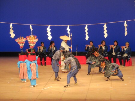 岩崎獅子舞保存会の舞台（第15回の写真）