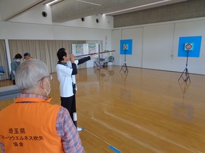 吹矢体験会の様子