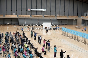 吹矢競技の様子