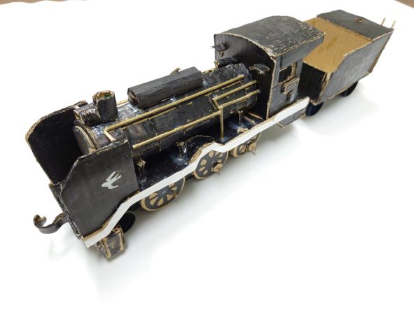 段ボールで作った蒸気機関車