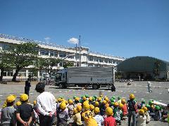 小学校での交通安全教室の写真