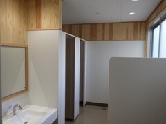 所沢市立明峰小学校トイレの写真