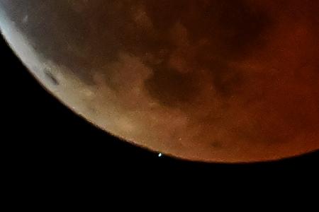 天王星食の始まりの写真