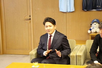 新居社長