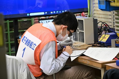 電子機器組み立て